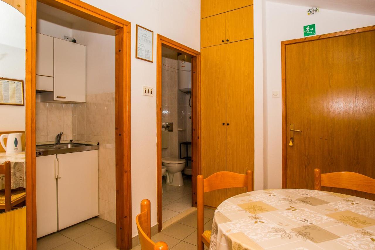 Apartmani Pava Omis Ngoại thất bức ảnh