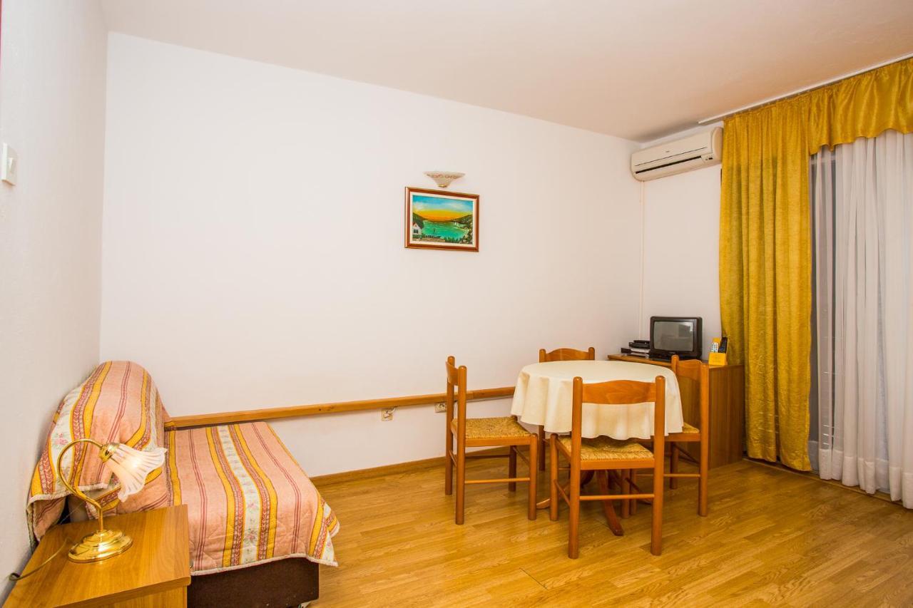 Apartmani Pava Omis Ngoại thất bức ảnh