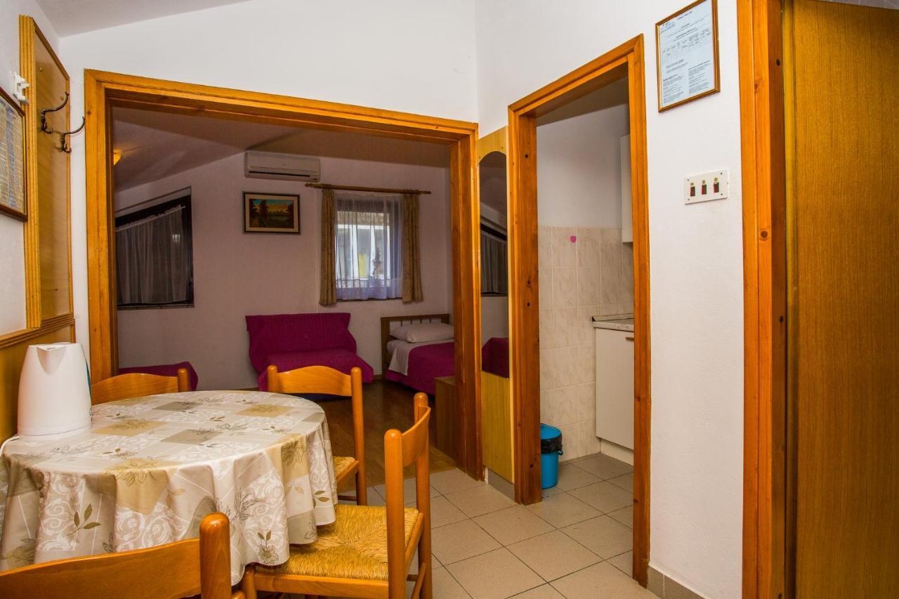 Apartmani Pava Omis Ngoại thất bức ảnh