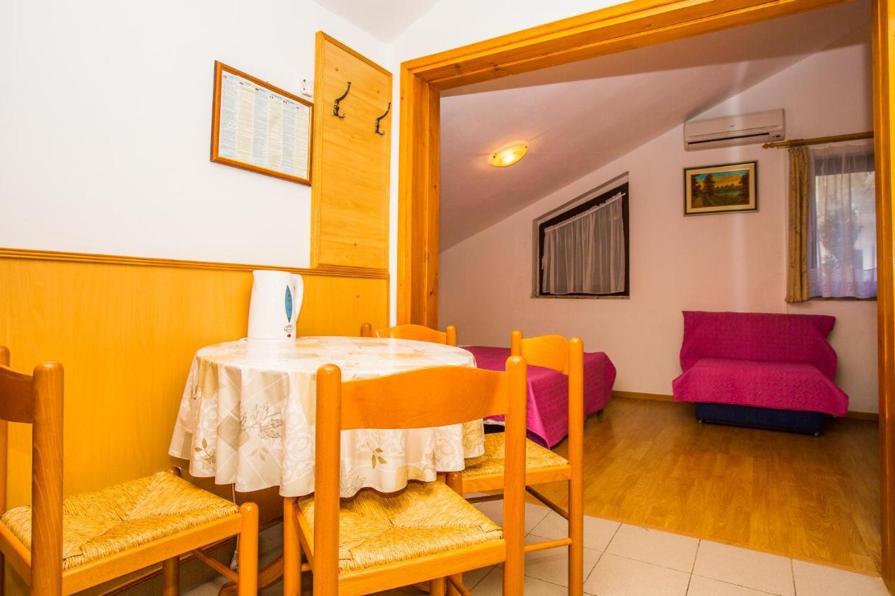 Apartmani Pava Omis Ngoại thất bức ảnh