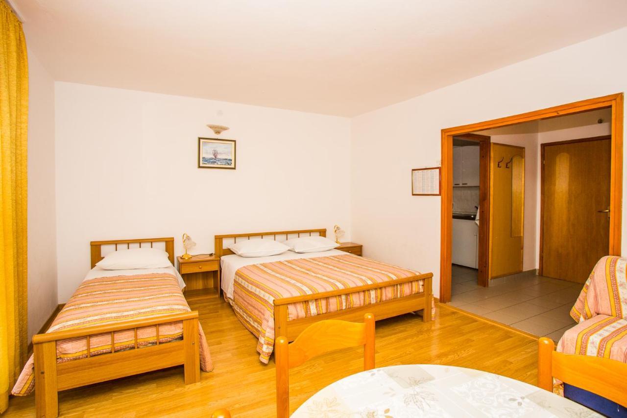 Apartmani Pava Omis Ngoại thất bức ảnh
